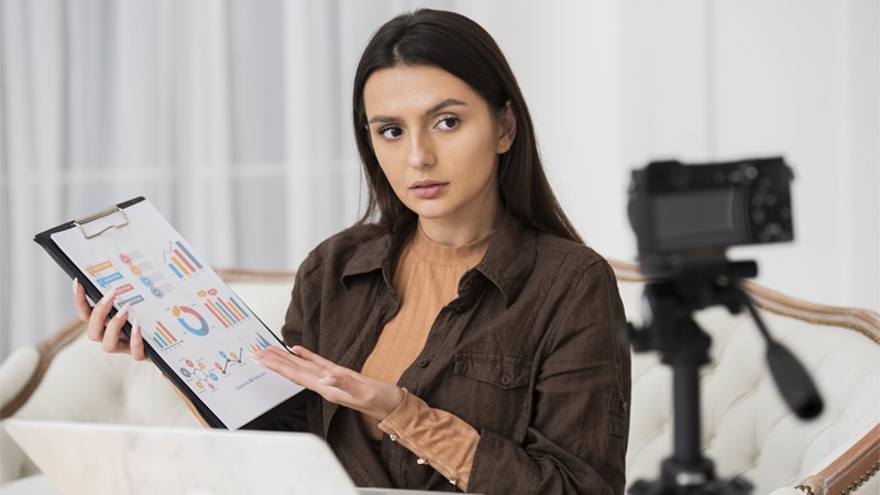 Career guidance for a position Communication consultant