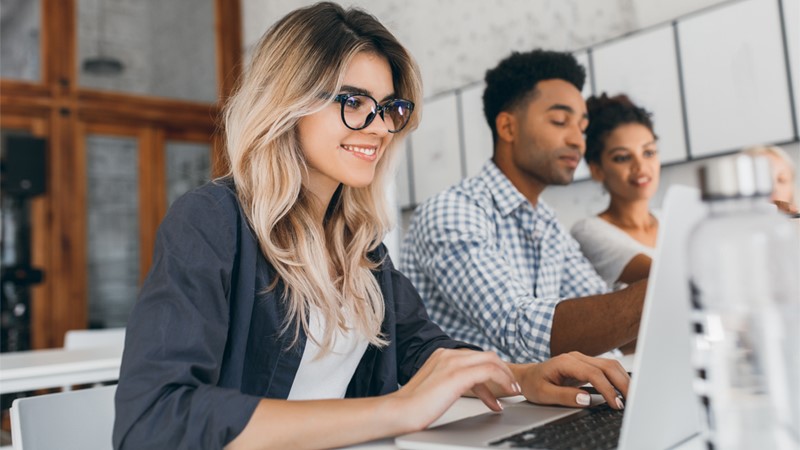 Career guidance for a position Prompt Engineer (AI)