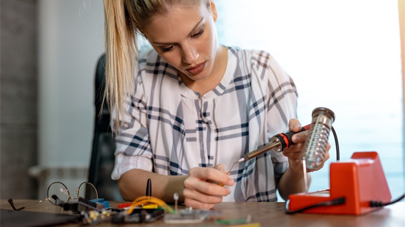 Career guidance for a position Electronics Technician