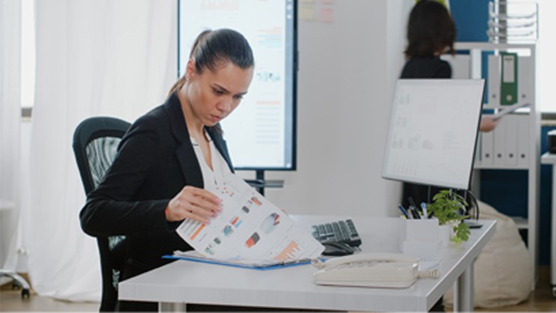 Career guidance for a position Economist