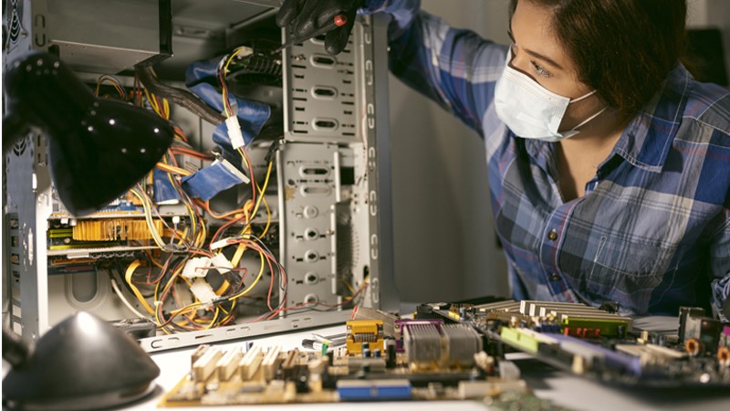 Career guidance for a position Computer Engineering Technician