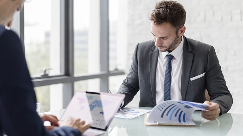 הכוונה תעסוקתית לתפקיד יועץ/ת פיננסי