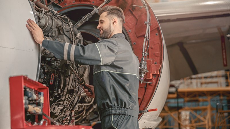 Career guidance for a position Aeronautical engineer