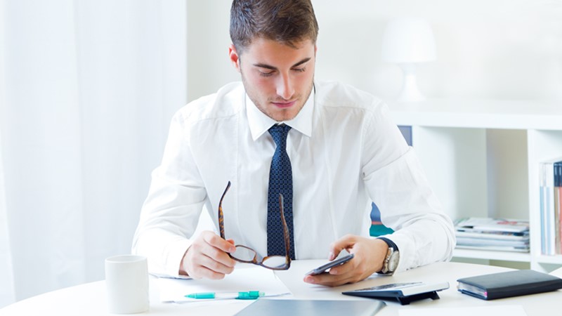 Career guidance for a position Economic officer