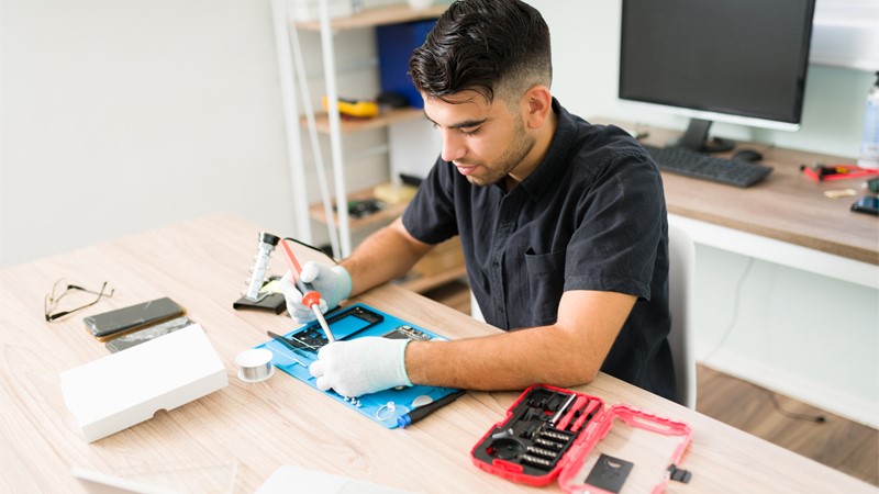 Career guidance for a position Mobile devices technician