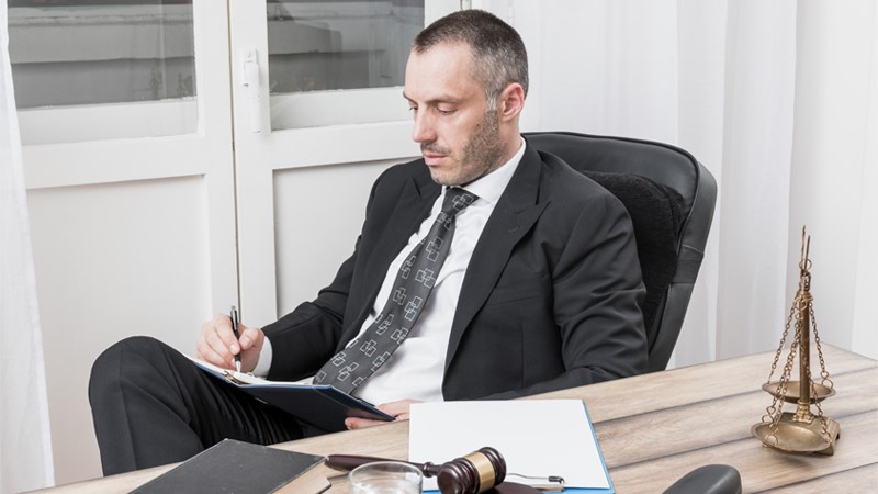 Career guidance for a position Business attorney