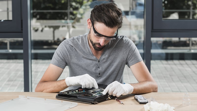 הכוונה תעסוקתית לתפקיד טכנאי/ת PC